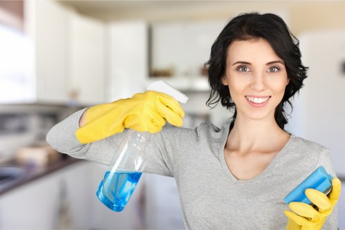 Professional move-out cleaning in a central London property
